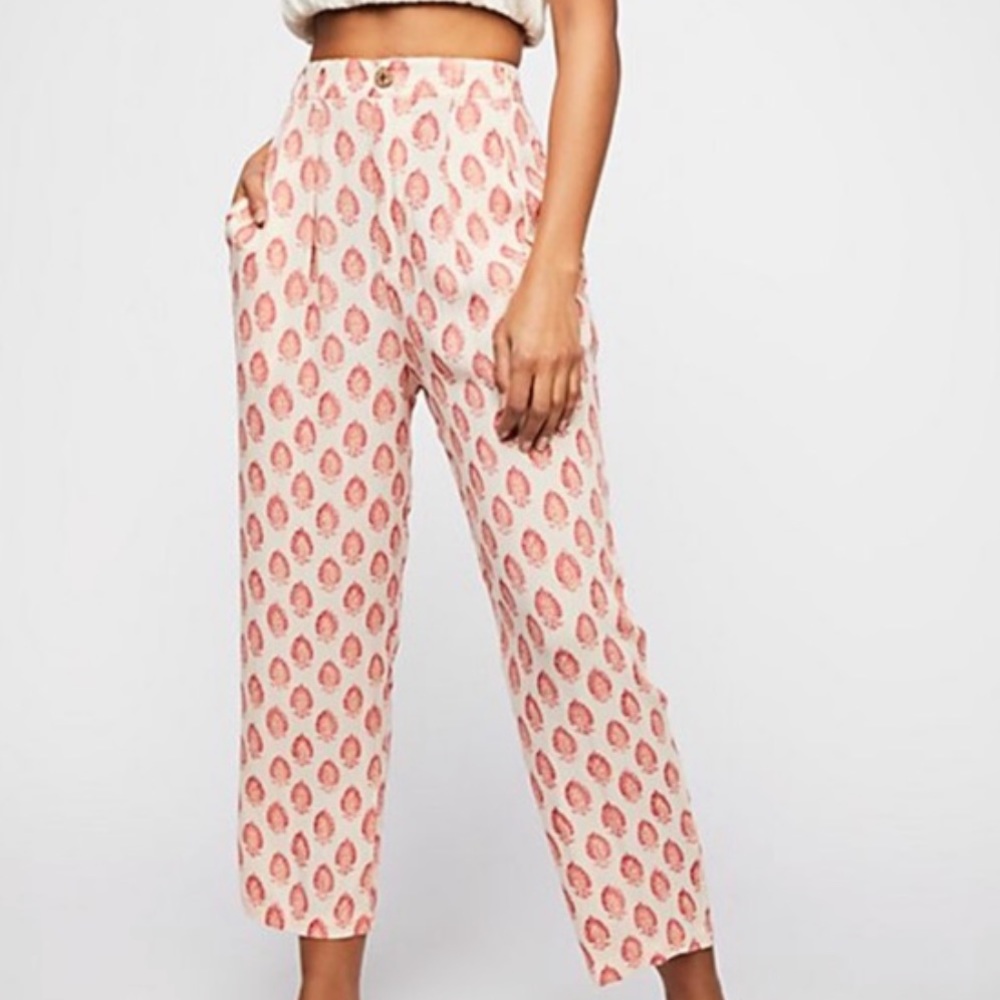 ✨SALE✨Free People Magdalene Print Pant SIZE 4 Rayon Pink Cream Pattern Straight